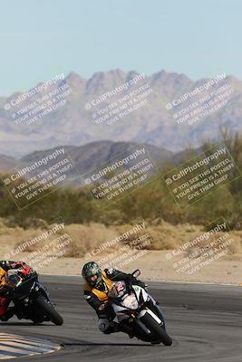 media/Nov-16-2025-Race Pace (Sun) [[8c5fa54630]]/Non Verified Riders (1st 20 Minutes)/2-Turn 10 (1010am)/